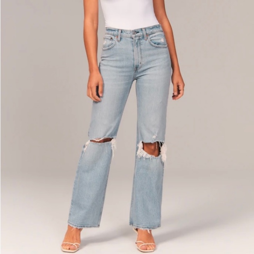 Abercrombie 90’s Relaxed Jean High Rise
